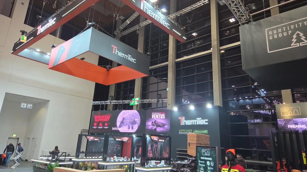 Stand contractor